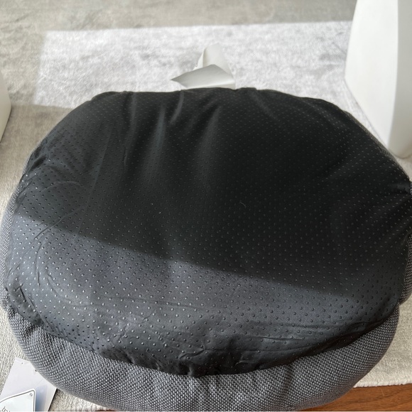 Brand new Bailey&Bella cat or dog bed - Picture 3 of 7